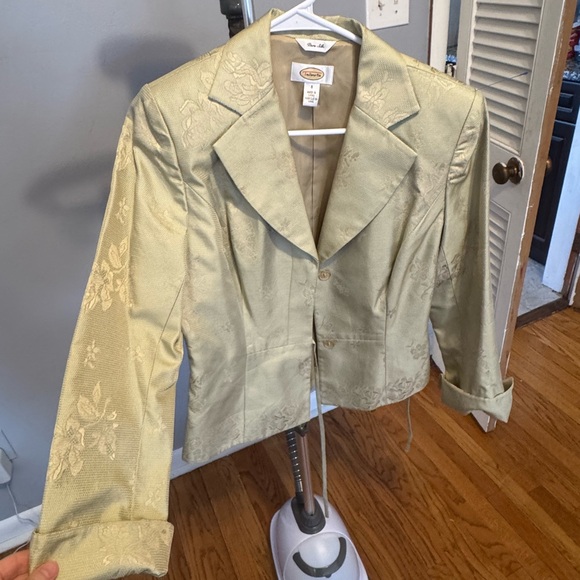 Elegant Cream Women's Blazer - Picture 3 of 4